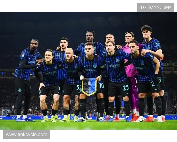 女足欧冠最佳射手争夺激烈，近期表现稳健引关注