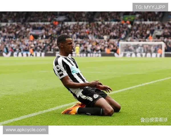 伊萨克与努涅斯：稳定输出型与冲击型前锋模板对比